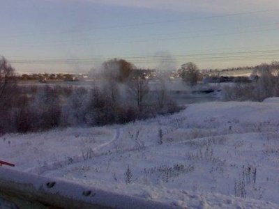 Фото сделано у моста (мост слева) по направлению в сторону Челнов.