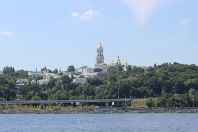 Вид с Днепра на Святую Успенскую Киево-Печерскую Лавру