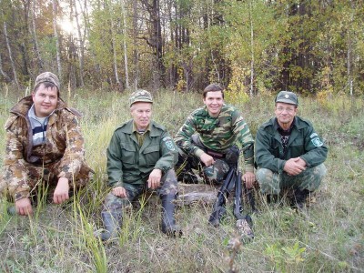 Егерей за кровожадность не пинайте,<br />Вы охотников носите на руках,-<br />Любим мы кабанье мясо в карбонате,<br />Обожаем кабанов в окороках.