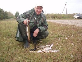 матвей и рыба.JPG